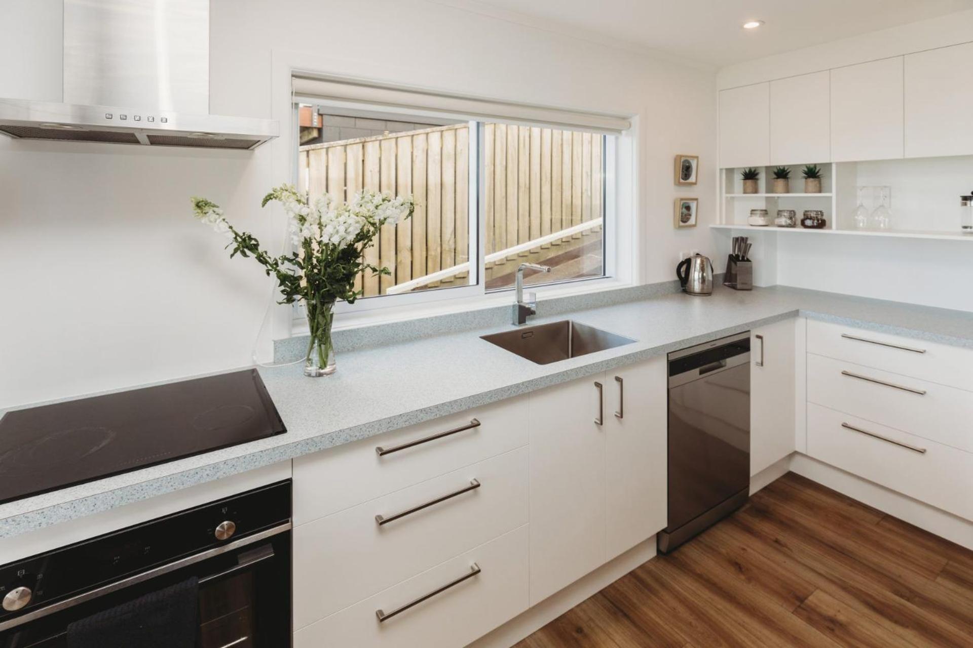 Wow On Wanaka Bay Appartement New Plymouth Buitenkant foto