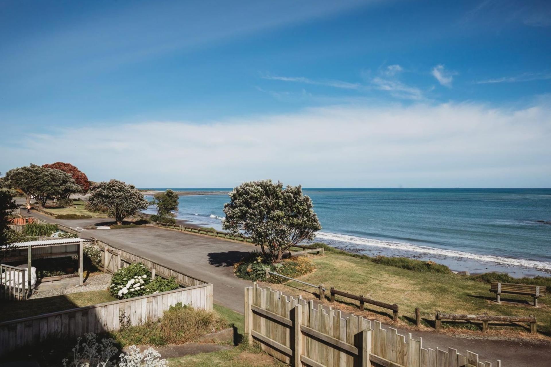 Wow On Wanaka Bay Appartement New Plymouth Buitenkant foto