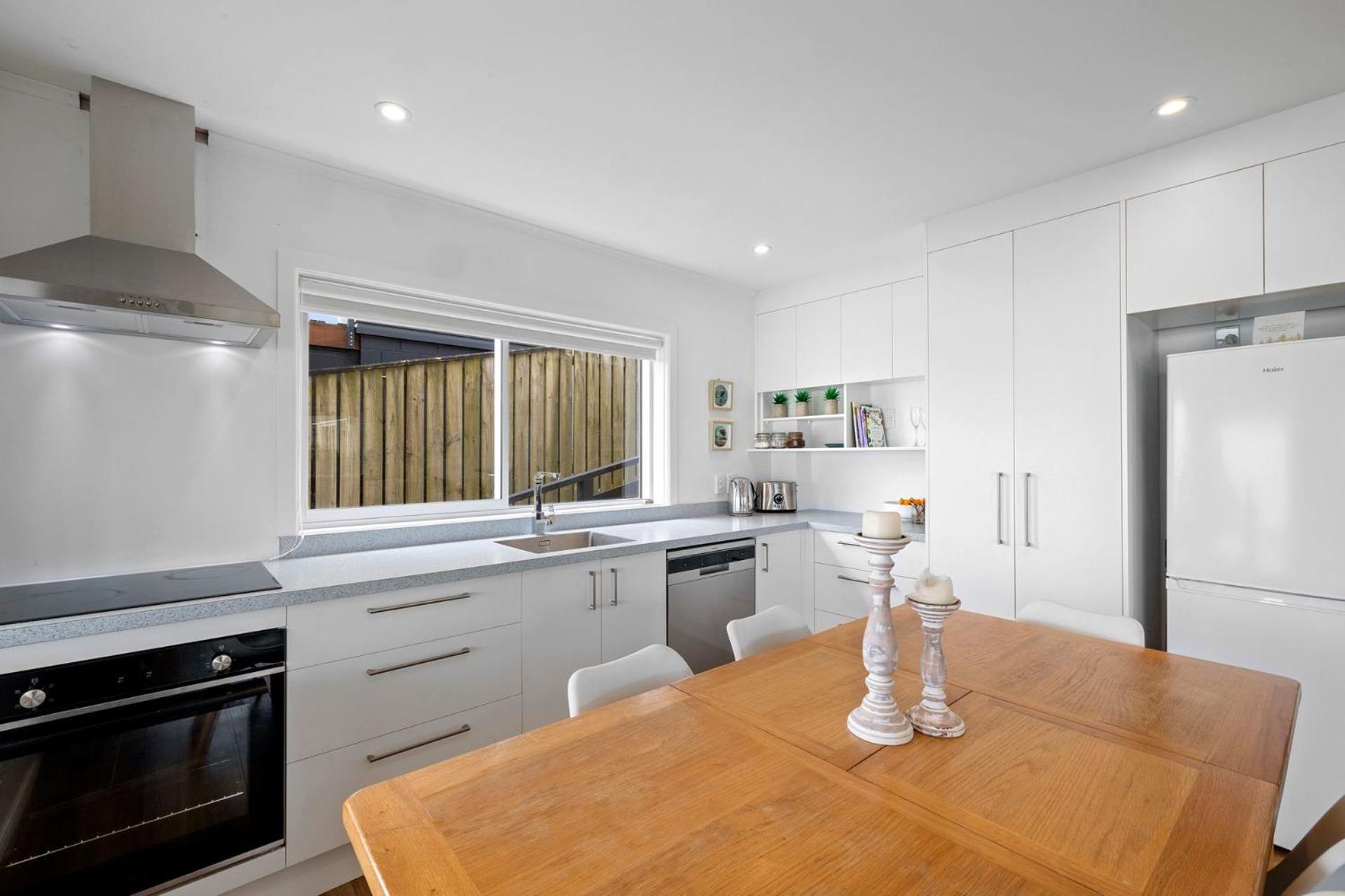 Wow On Wanaka Bay Appartement New Plymouth Buitenkant foto